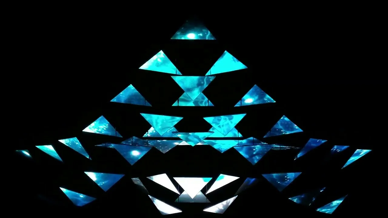 Joeqing Irregular CNC Lifting LED Art Installation — Live Performance Stage